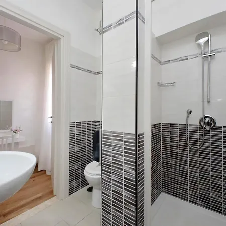 Giuly Bed & Breakfast 4*
