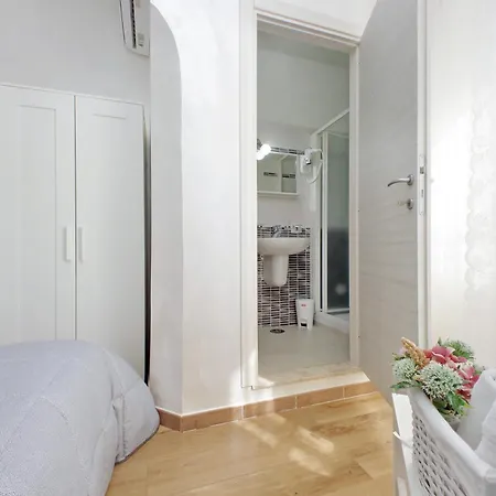 Bed and breakfast Giuly 4*