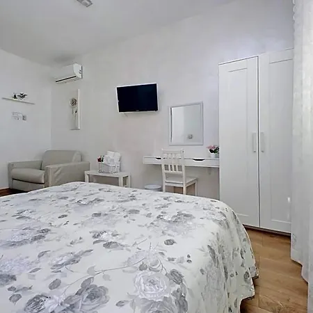 Bed & Breakfast Giuly 4*