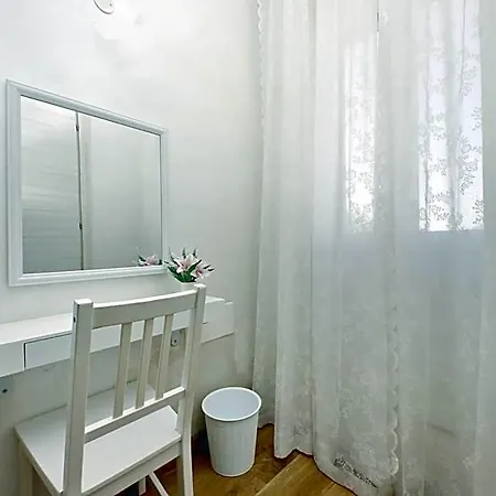 Giuly Bed & Breakfast 4*