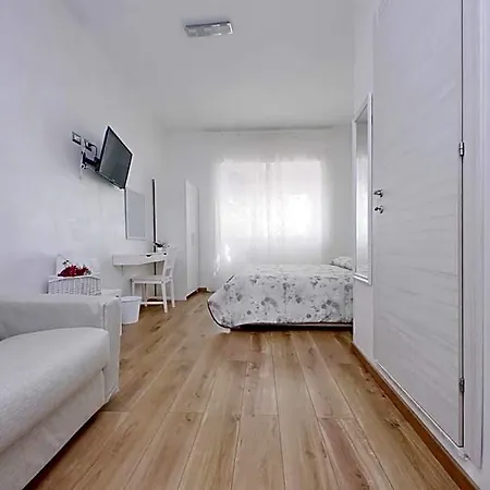 B&B Giuly 피우미치노